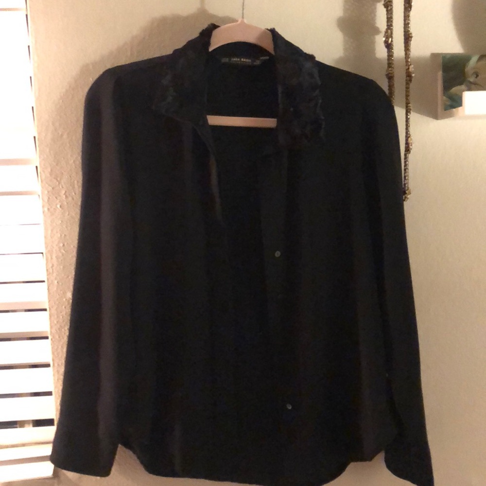 Zara Black fur-collared button-up blouse